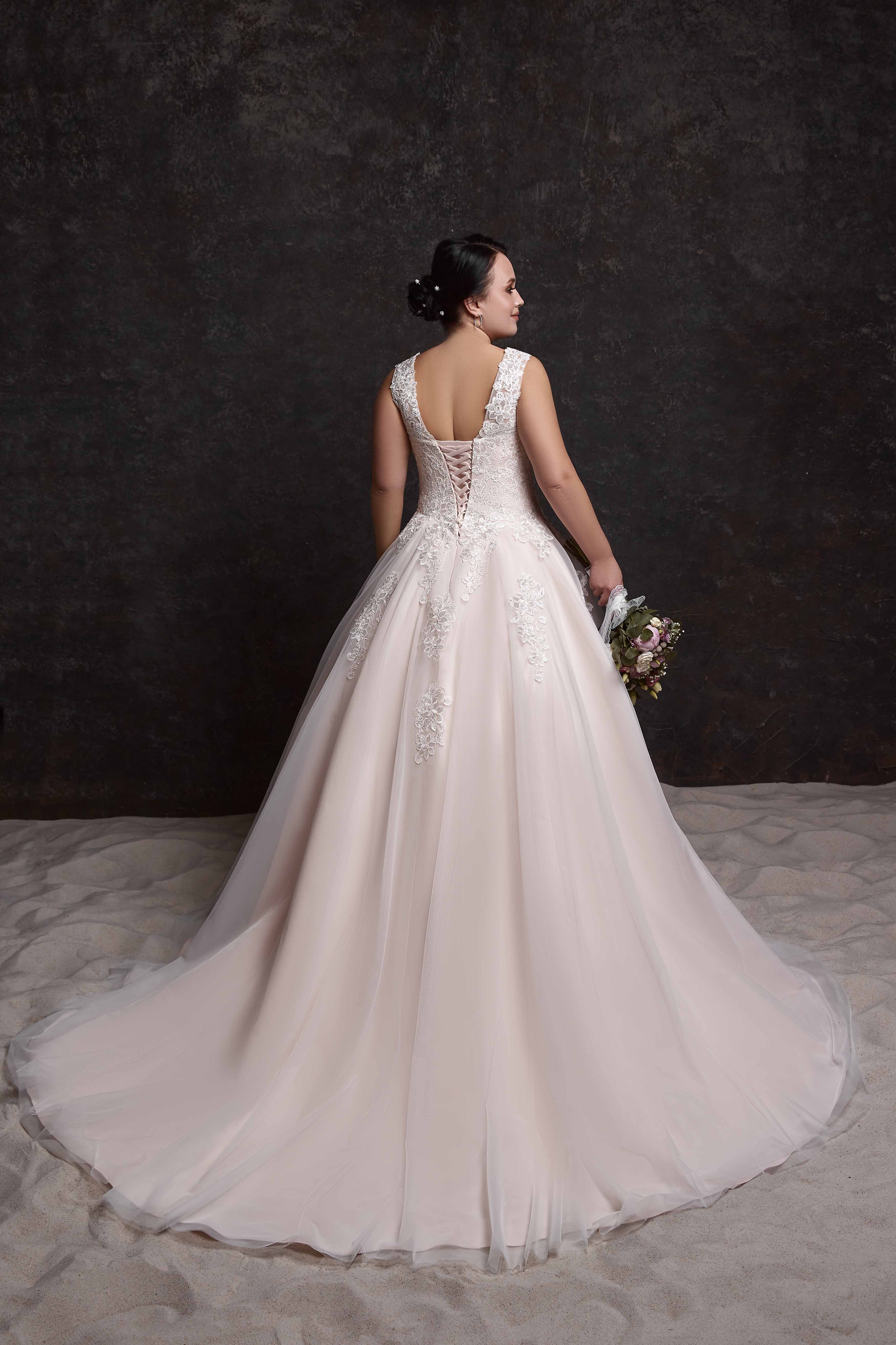 Model 1002 D XXL collection Ni Na Sale Schantal Wedding dresses manufacturer